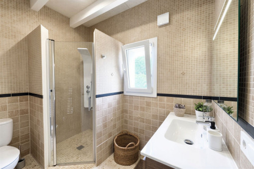 En-suite bathroom