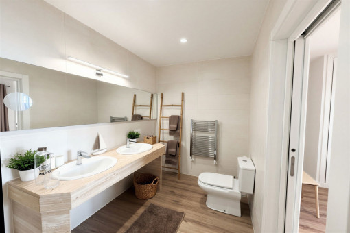 En-suite bathroom
