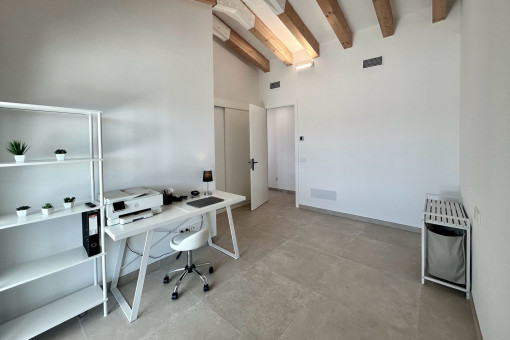 Study with En-Suite Bathroom