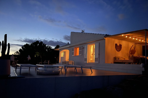 Finca at night
