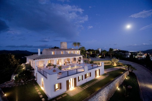 Finca at night