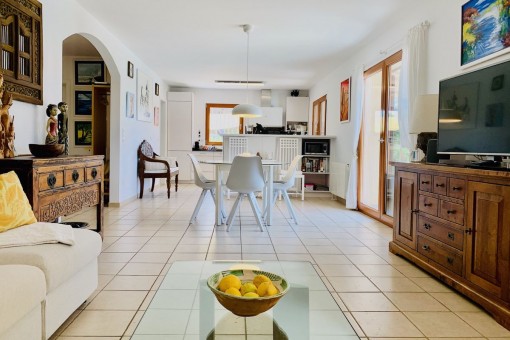 Bright living and dining area