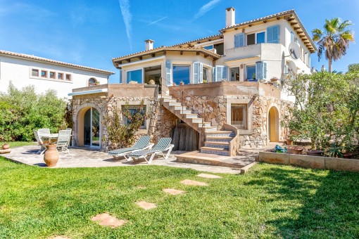 villa portocolom large mansion at topp position overlooking the