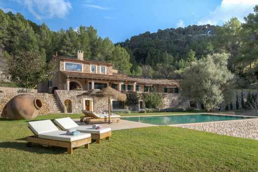 Authentic finca with panoramic views in Esporles nestled in the Tramuntana available for winter rental