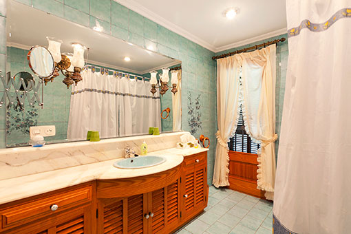Noble bathroom