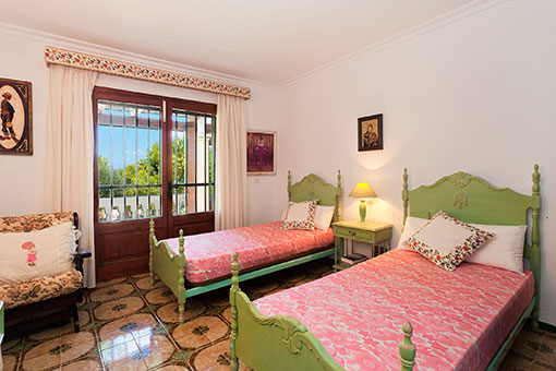 Guest bedroom