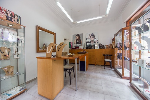 Shop on the ground floor