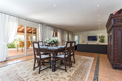 Bright living and dining area
