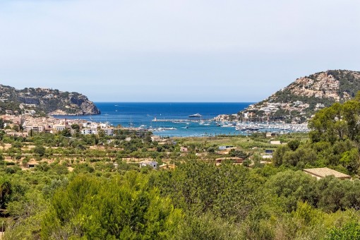 Spectacular views of the harbour of Port Anadrtx