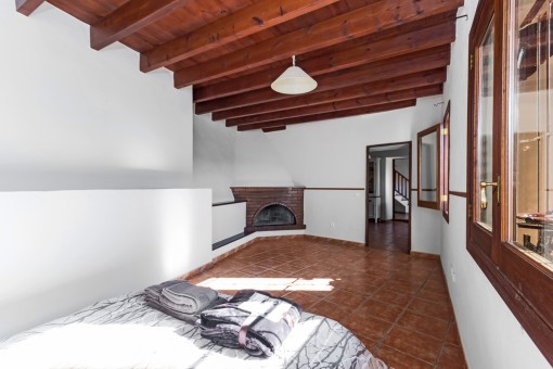 Guest bedroom with fireplace 