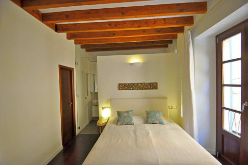Beautiful double-bedroom