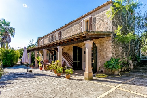 Mediterranean finca with lots of charm and breathtaking views