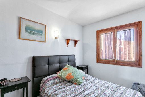 Bright double-bedroom