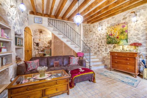 Alternative view of the living area