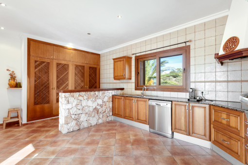 Fully equipped, wooden kitchen