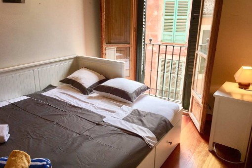 Charming 4 Bedroom Maisonette Apartment In A Quiet Side