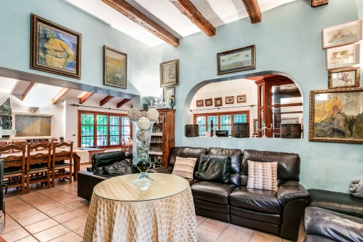 Alternative view of the living area