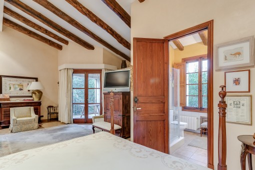 One of 6 bedrooms