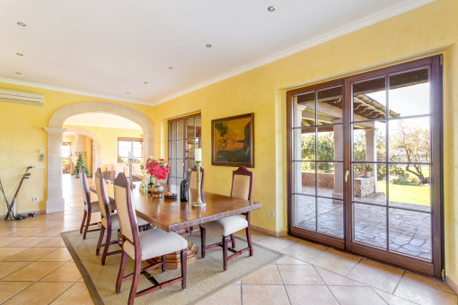 Bright dining area with access to the terrace