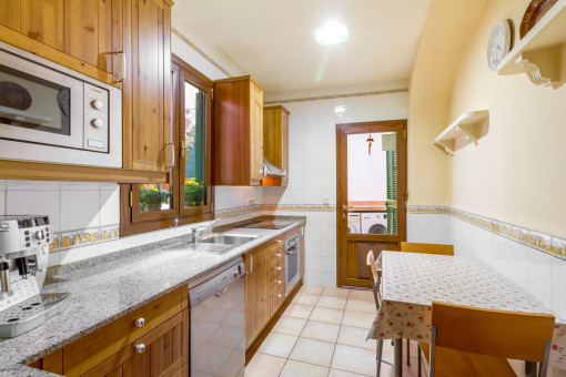 Kitchen with access to the inner courtyard