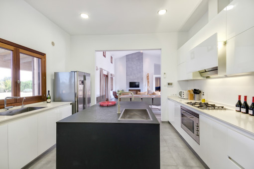 Spacious and modern kitchen