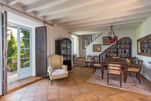 Cozy living and dining area