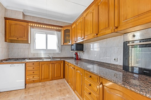 Adjoining kitchen with ample space