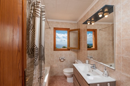 Bathroom on the upper floor