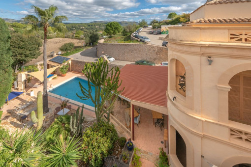 View to the pool and breakfast area