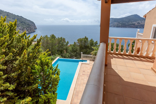 Terrace with sea views