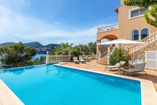 Exclusive villa with pool and panoramic sea views in a top location in Camp de Mar