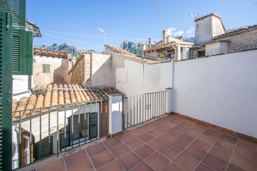 Roof terrace with mountain views