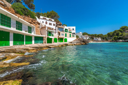 Beautiful Cala Santanyí nearby
