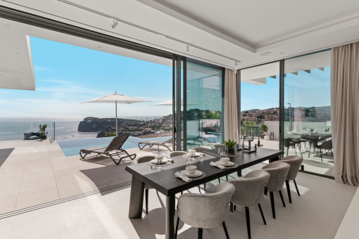 Dining area with balcony access