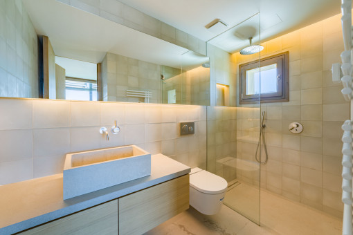 Noble bathroom en suite with walk-in shower