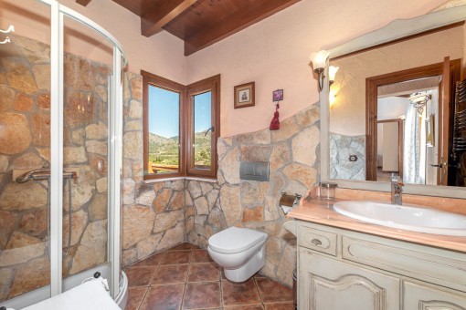 One of 4 bathrooms