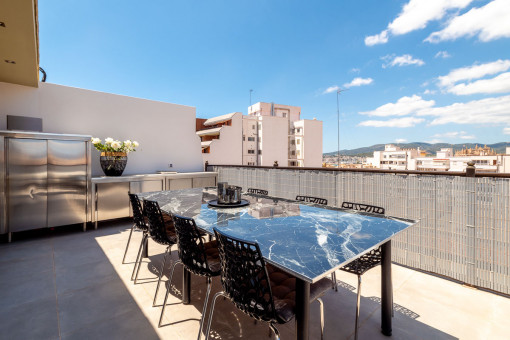 Outdoor dining area on the terrace