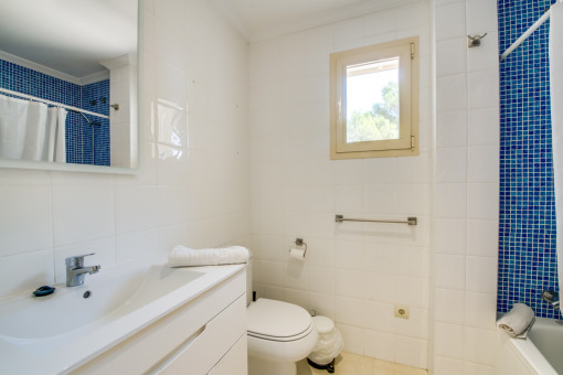 One of 4 bathrooms