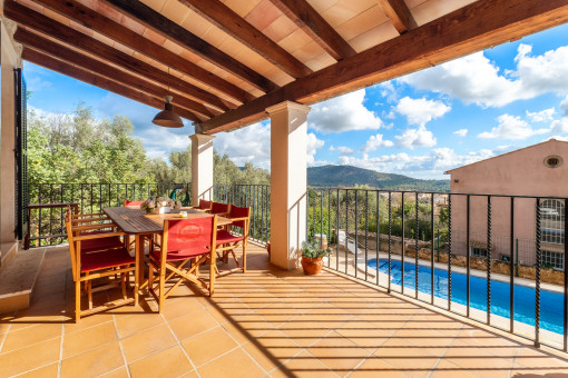 Upper terrace with view to the pool