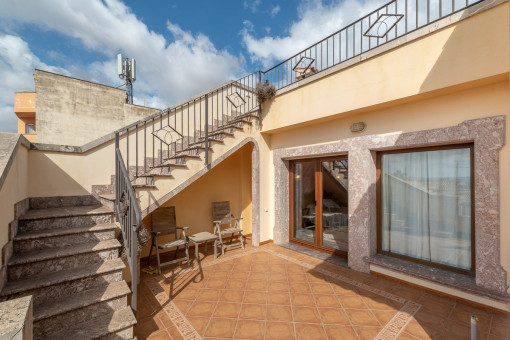 Terrace with access to the rooftop