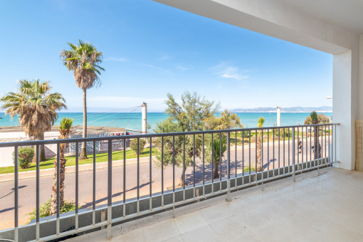 Wonderful, completely renovated apartment on the 1st beach line on the Playa de Palma