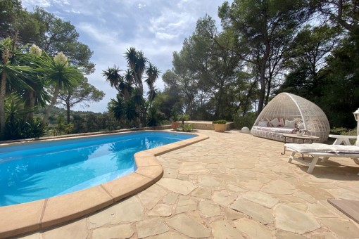 Large pool area