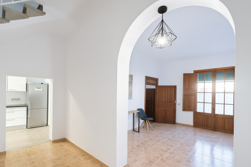 View into the kitchen and the entrance area