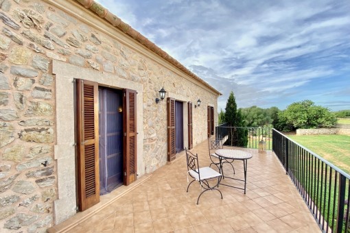 Balcony with sitting area