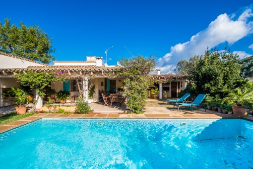 Beautiful pool with sun terrace