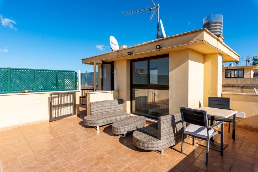 Centrally-located apartment with private roof terrace in Santanyi