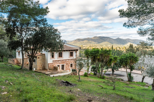 For enthusiasts - enchanting finca with wonderful panoramic views near Arta