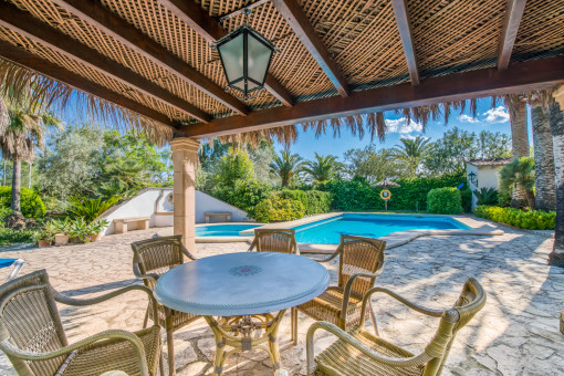 Terrace with views to the pool