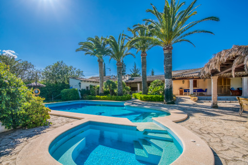 Alternative view of the pool area