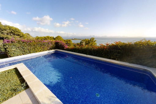 South facing sea view villa with privacy near the golf course of Alcanada near Alcúdia